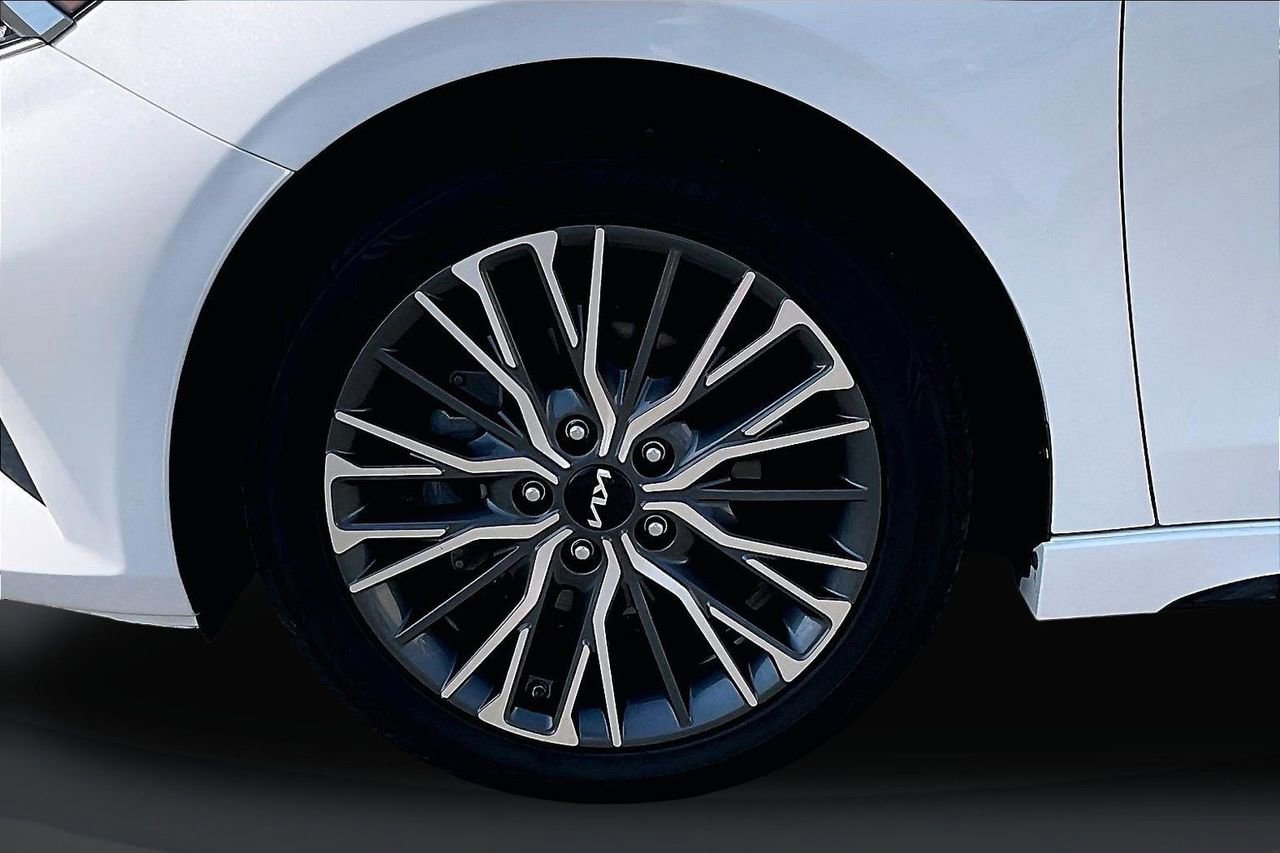 Used 2023 Kia Forte GT-Line w/ GT-Line Premium Package image 35