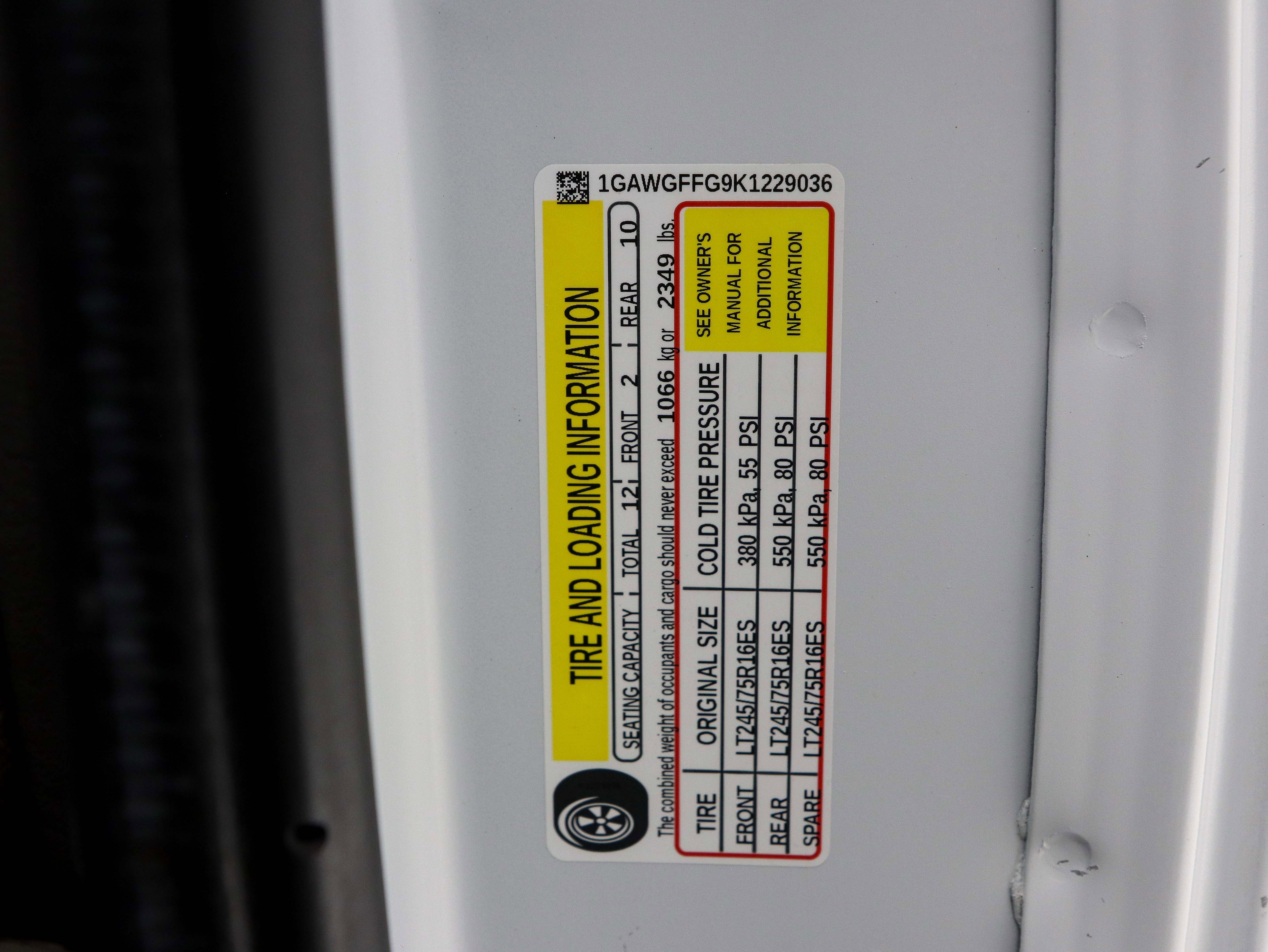 Used 2019 Chevrolet Express 2500 LT w/ LT Preferred Equipment Group image 30