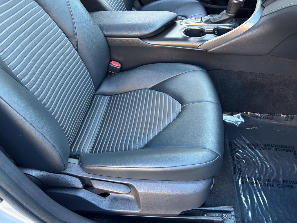 Used 2022 Toyota Camry SE w/ Convenience Package FWD image 36