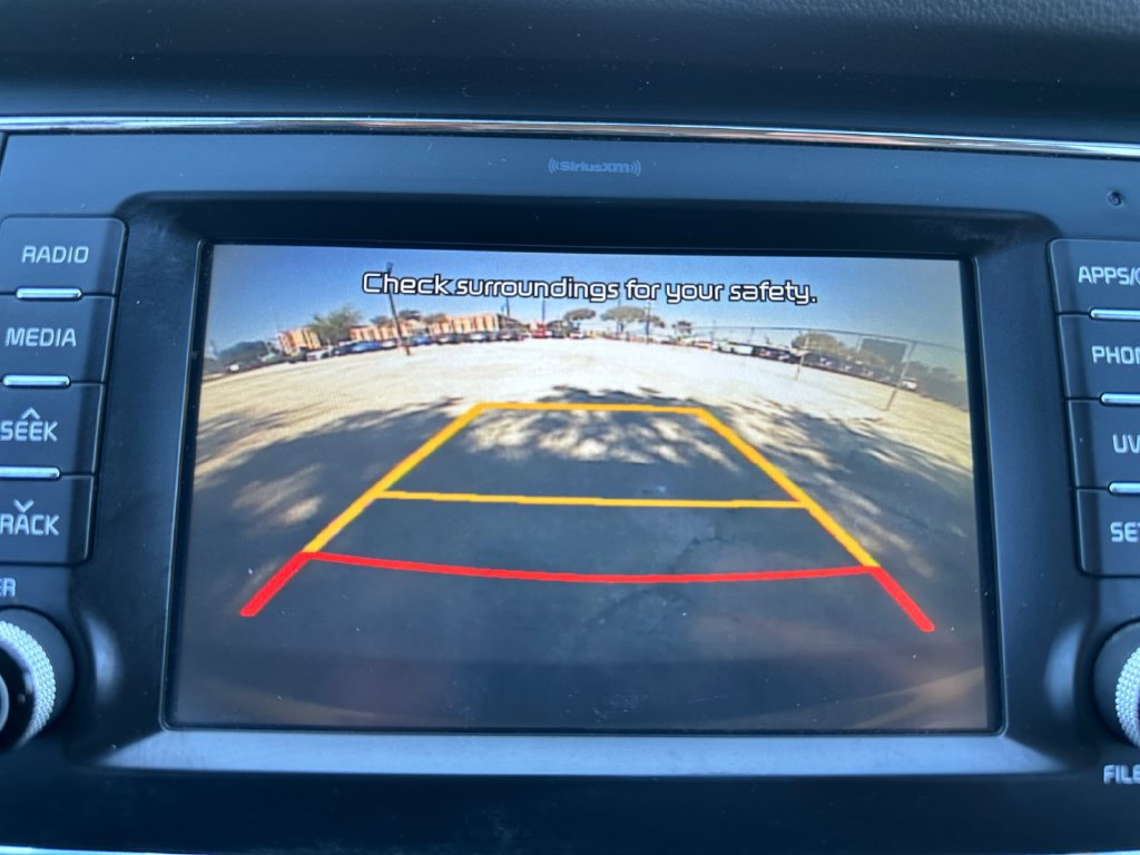 Used 2017 Kia Sedona LX w/ LX Essentials Premium Package FWD image 16