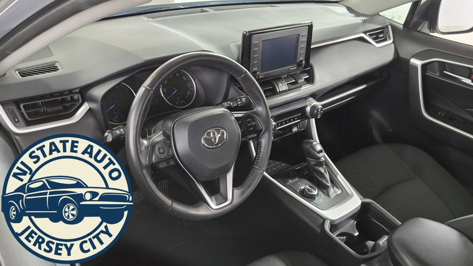 Used 2020 Toyota RAV4 XLE image 9