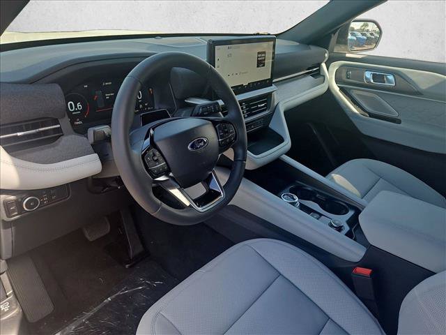 New 2027 Ford Explorer Platinum AWD/4WD image 3