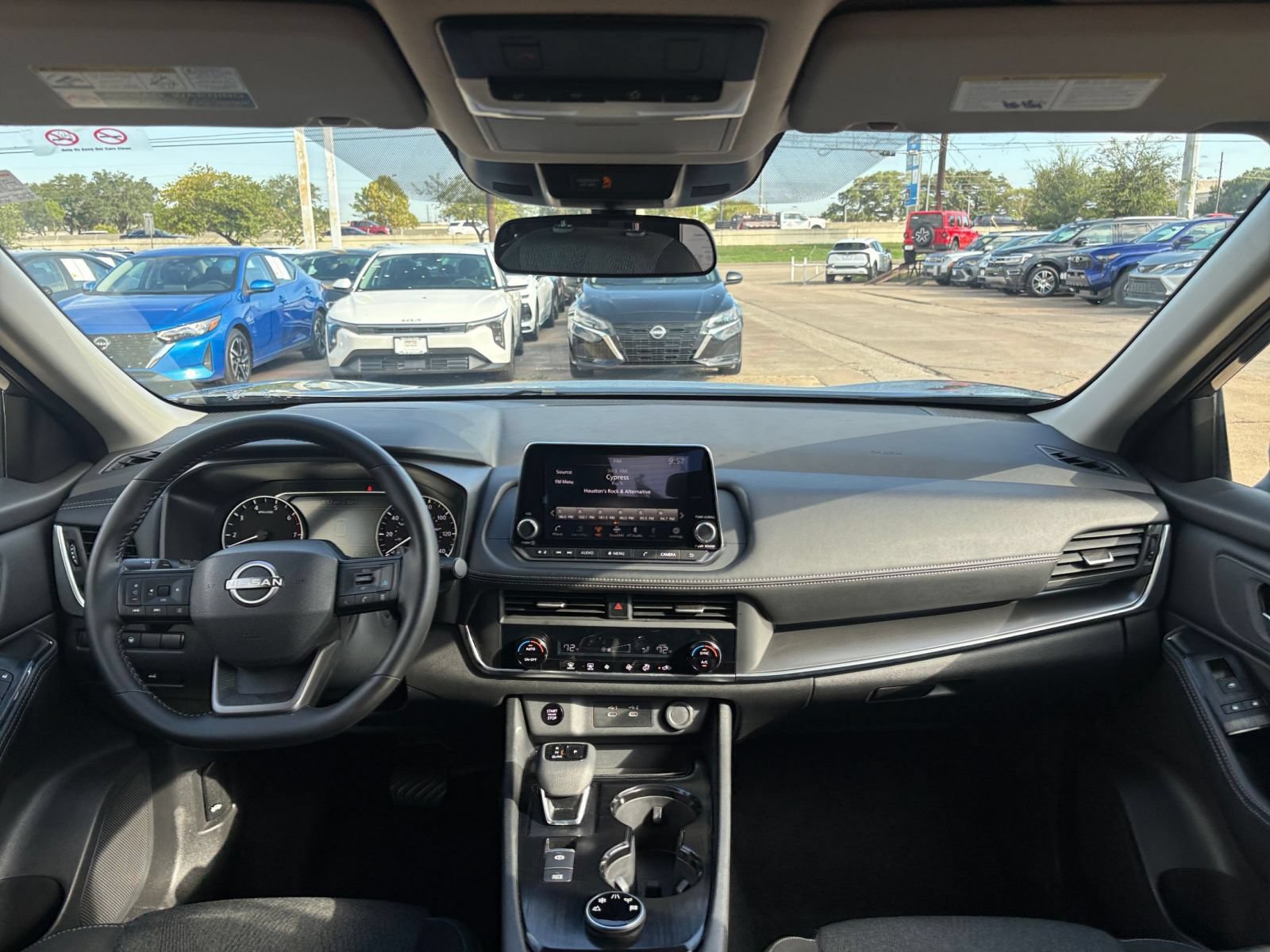 Used 2026 Nissan Rogue SV AWD/4WD image 34