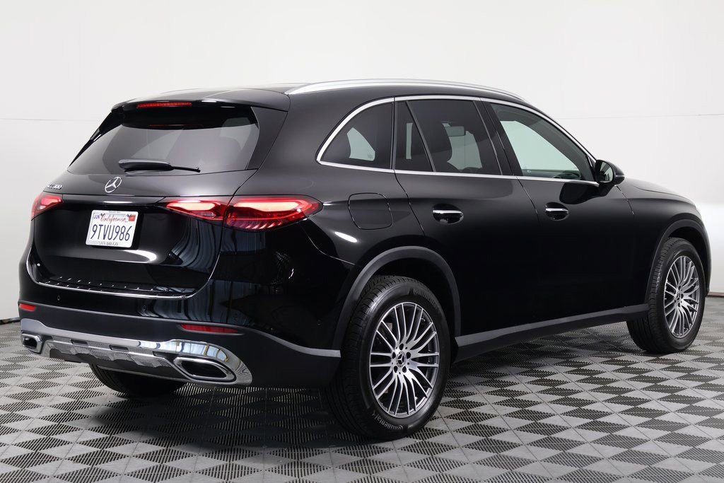 Certified 2025 Mercedes-Benz GLC 300 image 4