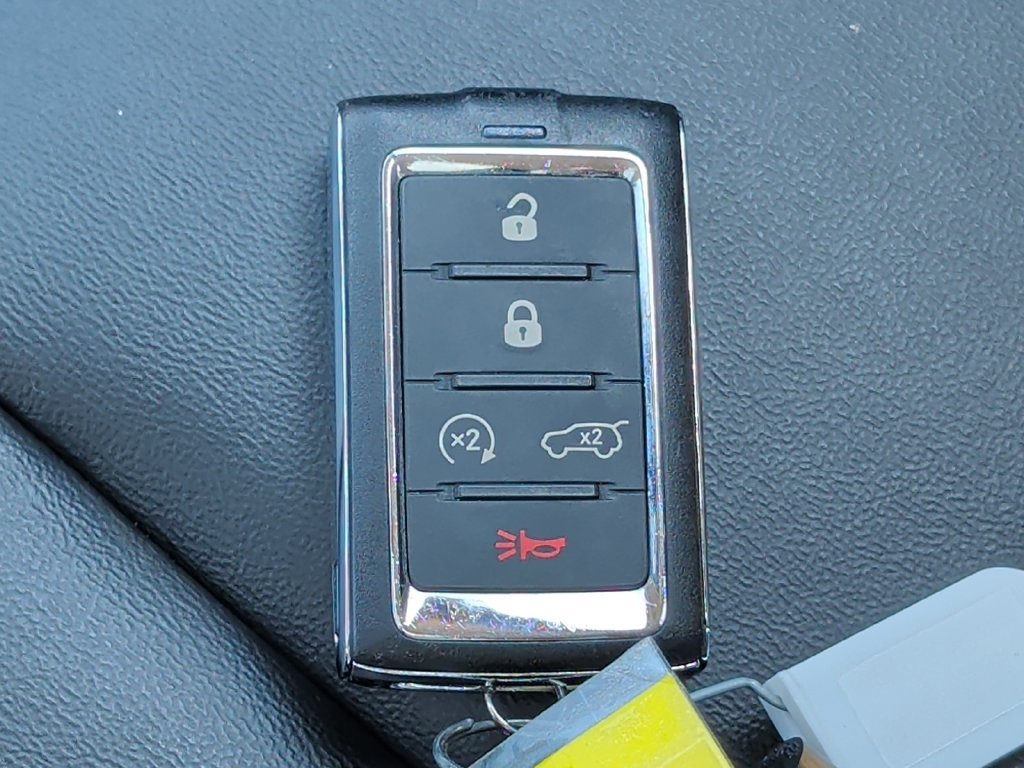 Used 2023 Jeep Grand Cherokee 4WD 4xe image 39