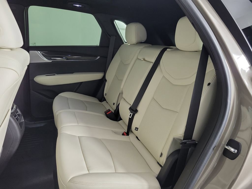 Certified 2023 Cadillac XT5 Sportv w/ Technology Package image 12