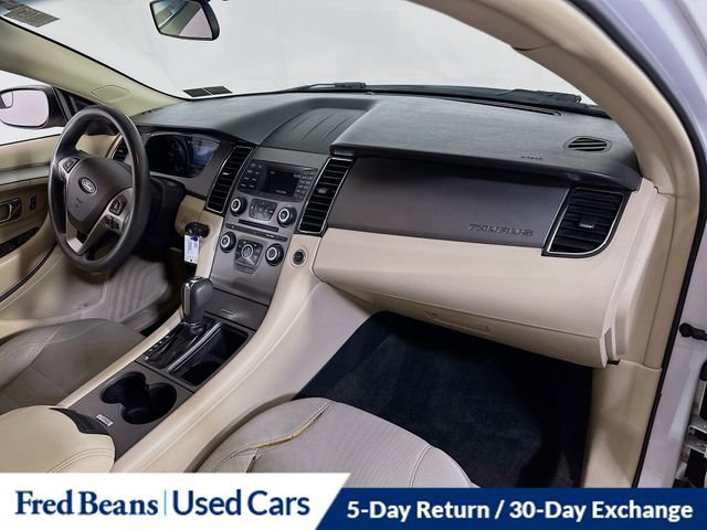 Used 2018 Ford Taurus SE FWD image 12