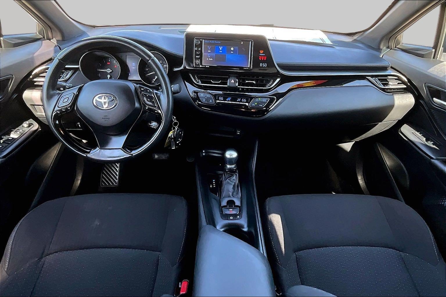Used 2018 Toyota C-HR XLE FWD image 14