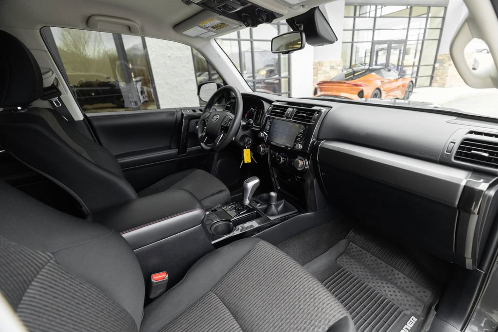 Used 2021 Toyota 4Runner TRD Off-Road AWD/4WD image 26
