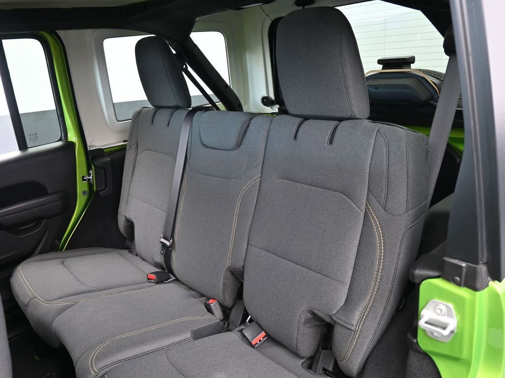 Used 2025 Jeep Wrangler Sport S image 29