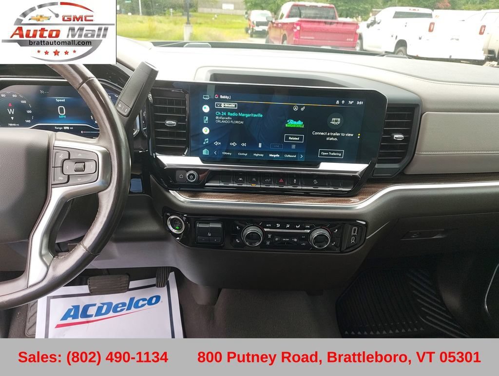 Used 2022 Chevrolet Silverado 1500 LT w/ Z71 Off-Road Package AWD/4WD image 19