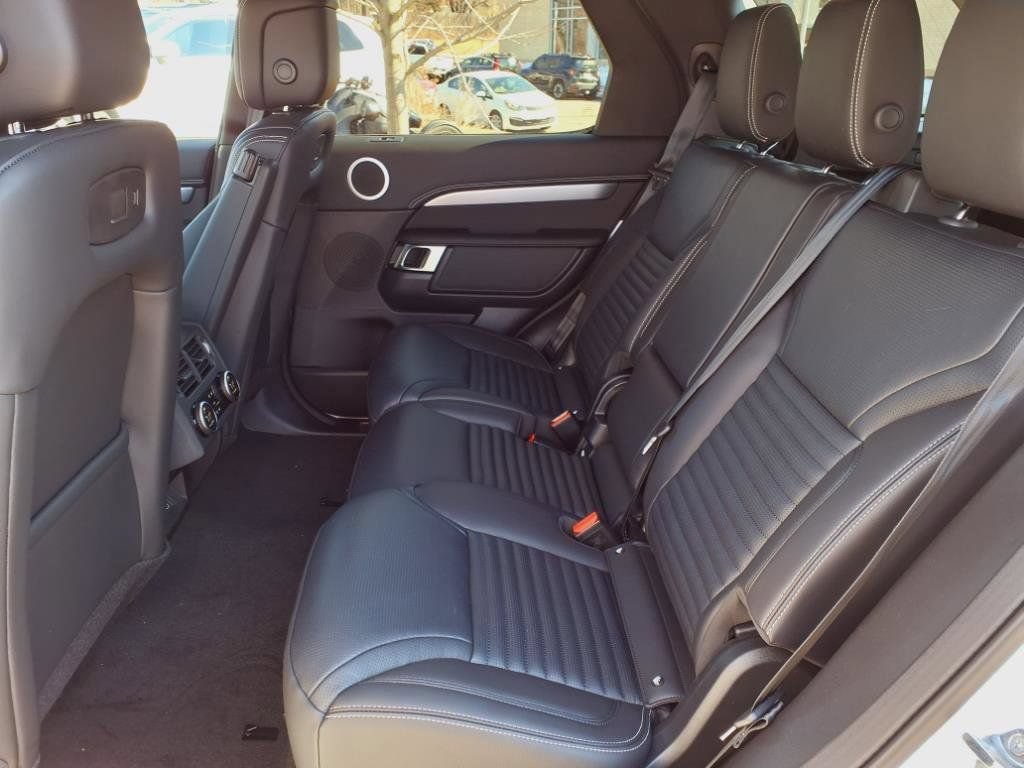 New 2025 Land Rover Discovery Dynamic SE AWD/4WD image 6