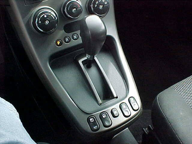 Used 2006 Pontiac Torrent 2WD image 23