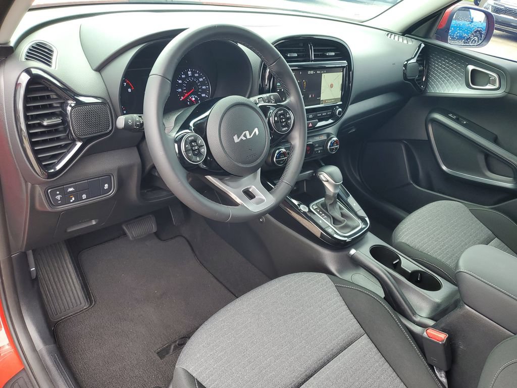 Used 2022 Kia Soul EX FWD image 6
