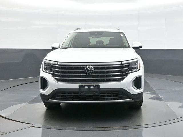 Used 2024 Volkswagen Atlas SE AWD/4WD image 2