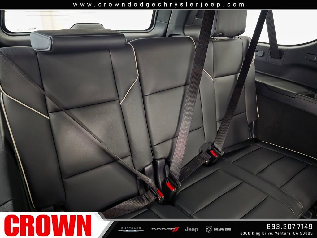 Used 2025 Cadillac Escalade ESV Premium Luxury image 10