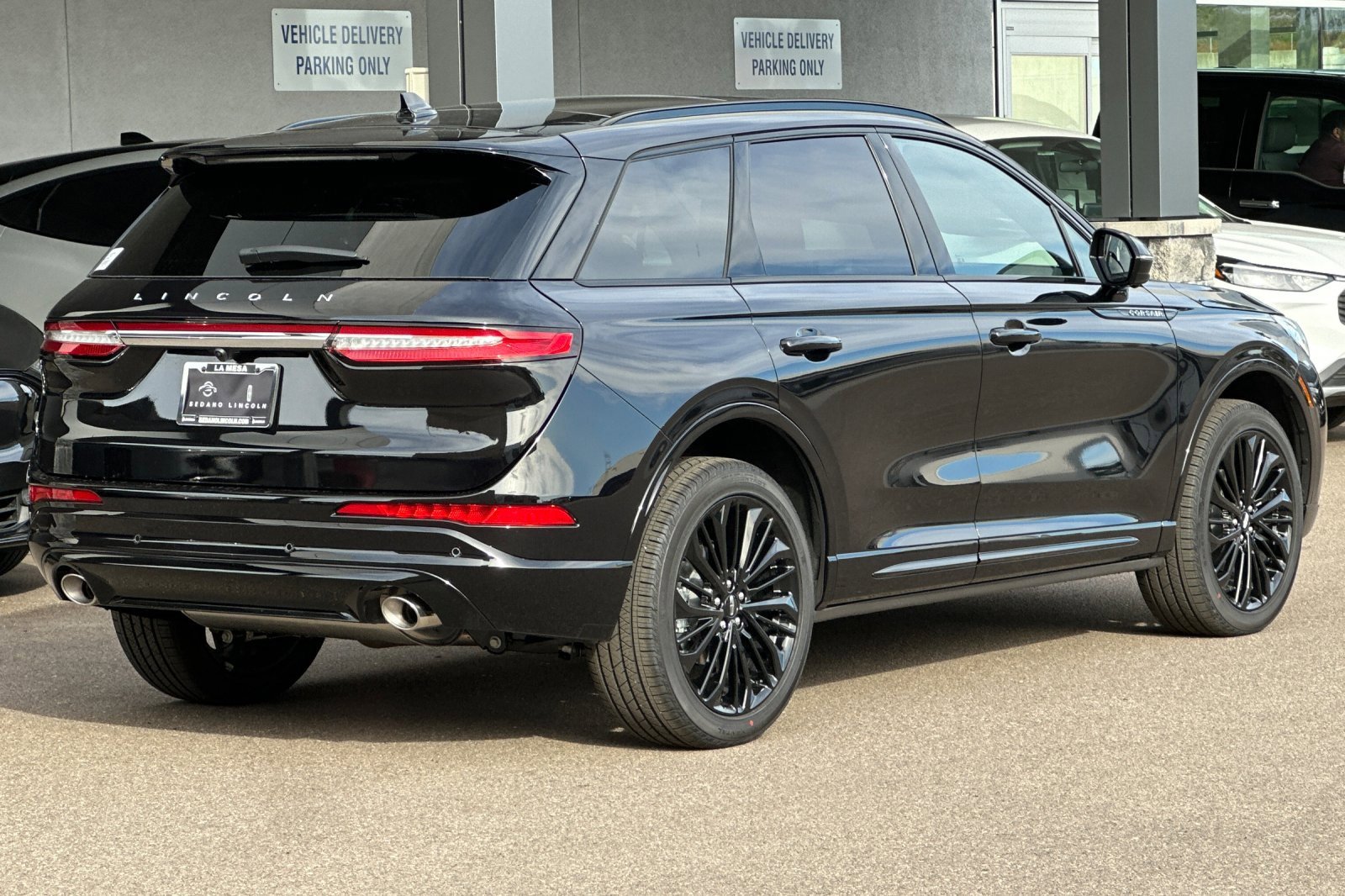 New 2025 Lincoln Corsair Reserve w/ Equipment Group 202A image 3