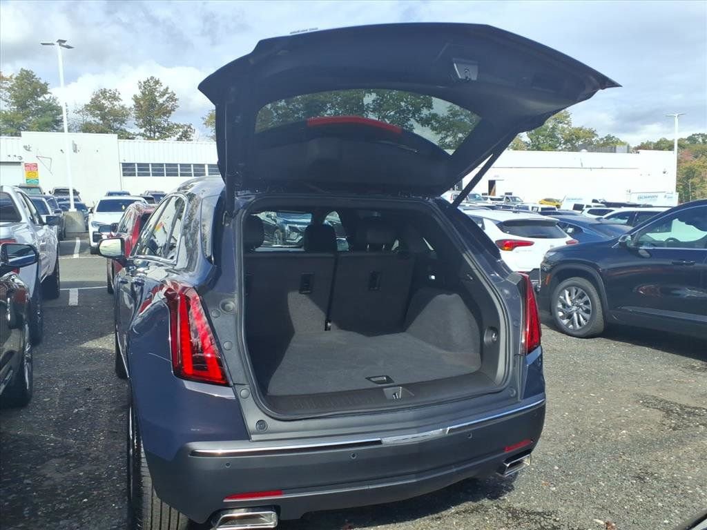 Used 2025 Cadillac XT5 Luxury image 6