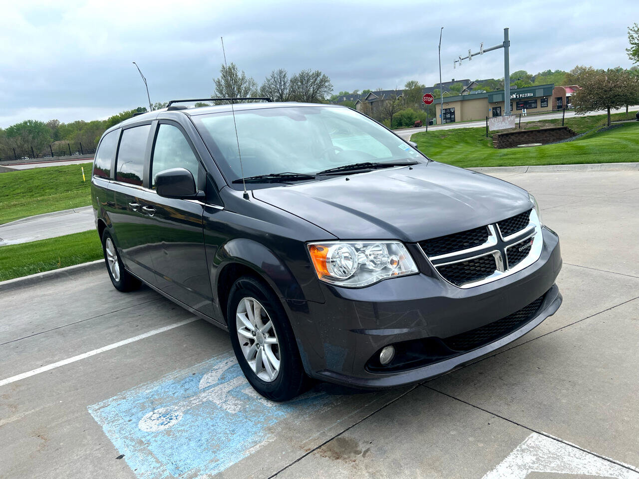 Used 2020 Dodge Grand Caravan SXT image 4