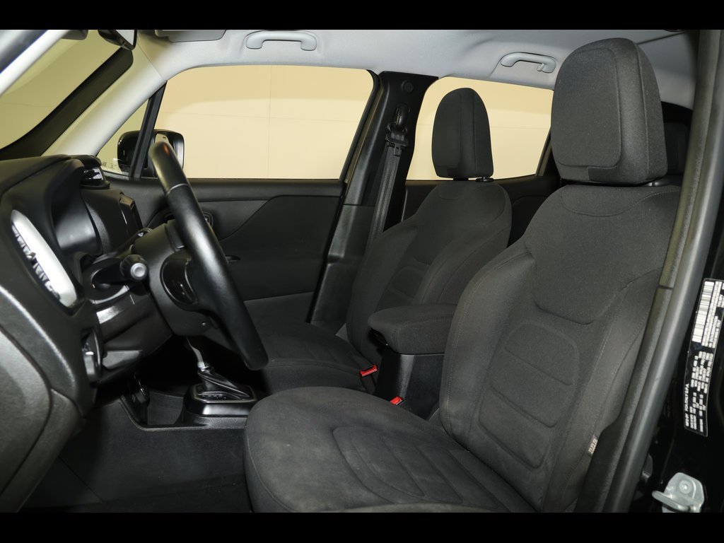 Used 2019 Jeep Renegade Latitude w/ Safety & Security Group II image 22