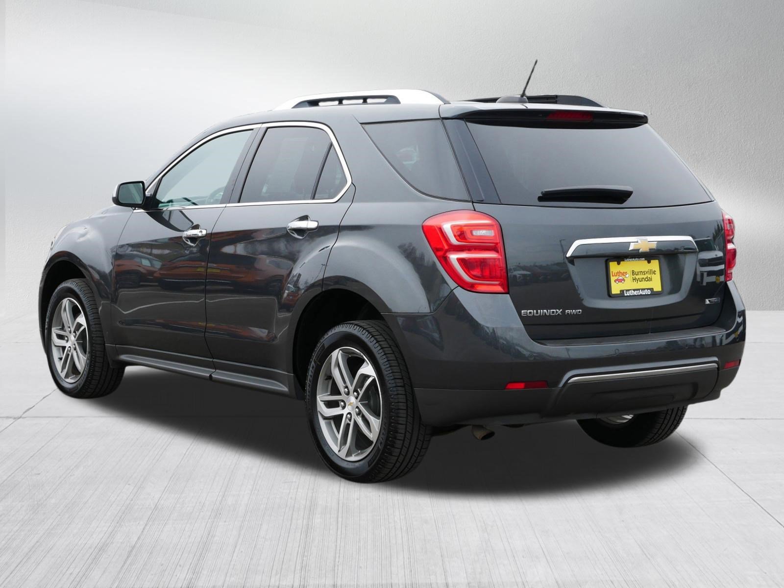 Used 2017 Chevrolet Equinox Premier w/ Enhanced Convenience Package AWD/4WD image 5