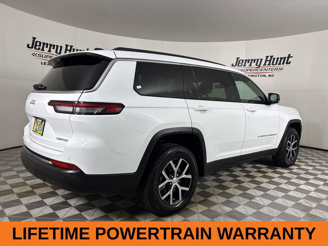 Used 2024 Jeep Grand Cherokee L Limited w/ Luxury Tech Group II image 5