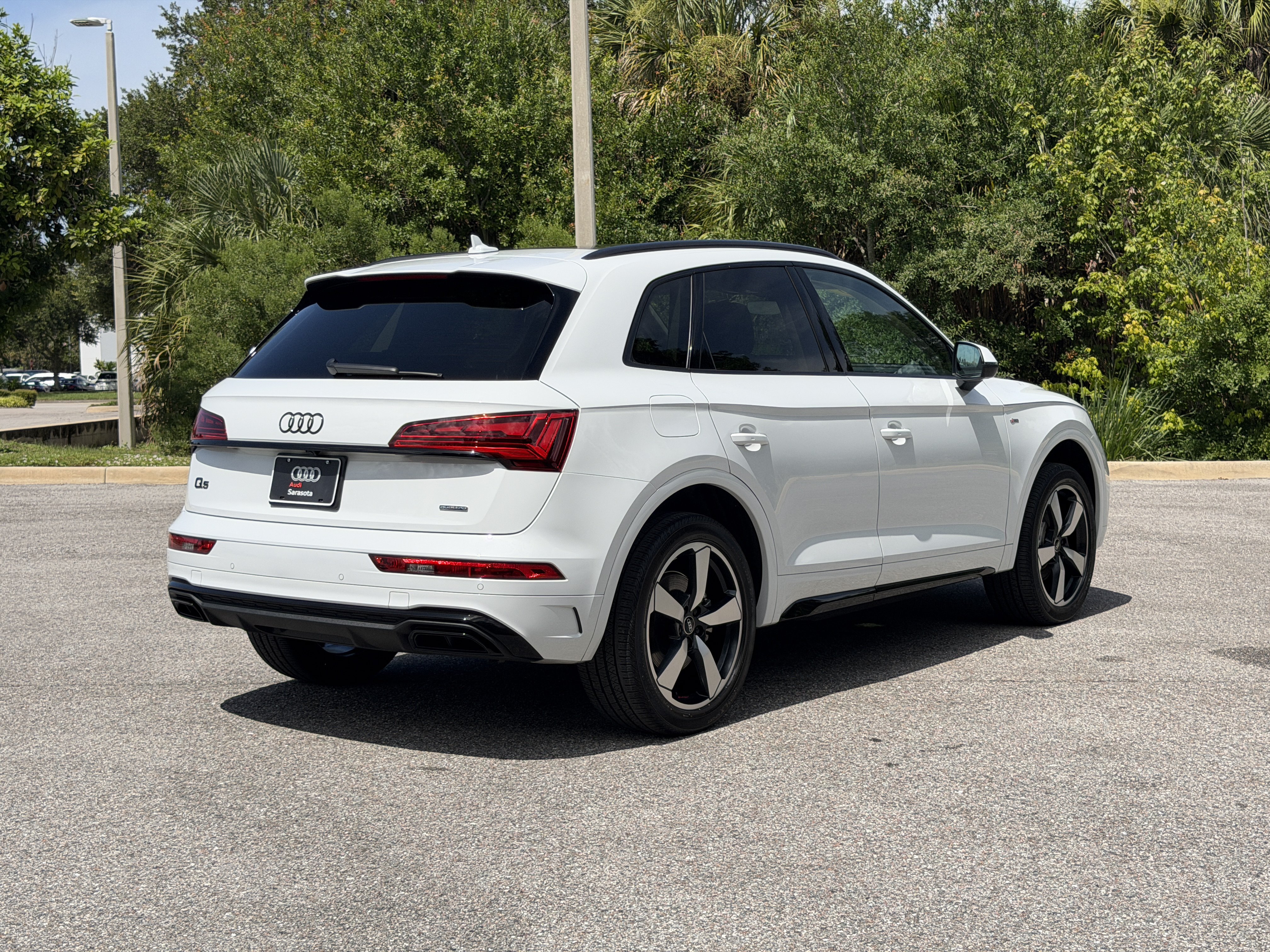 Used 2023 Audi Q5 2.0T Premium Plus w/ Premium Plus Package AWD/4WD image 5
