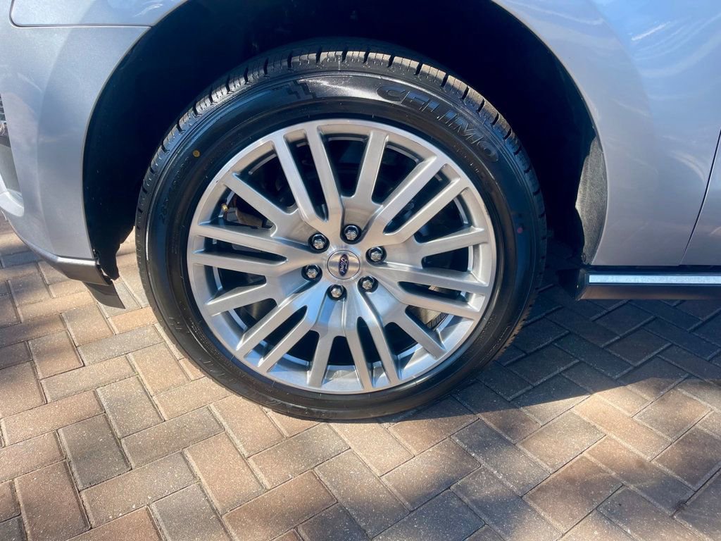 Used 2024 Ford Expedition Limited image 10