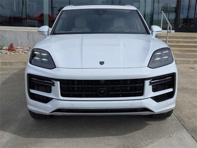 New 2025 Porsche Cayenne Turbo image 10