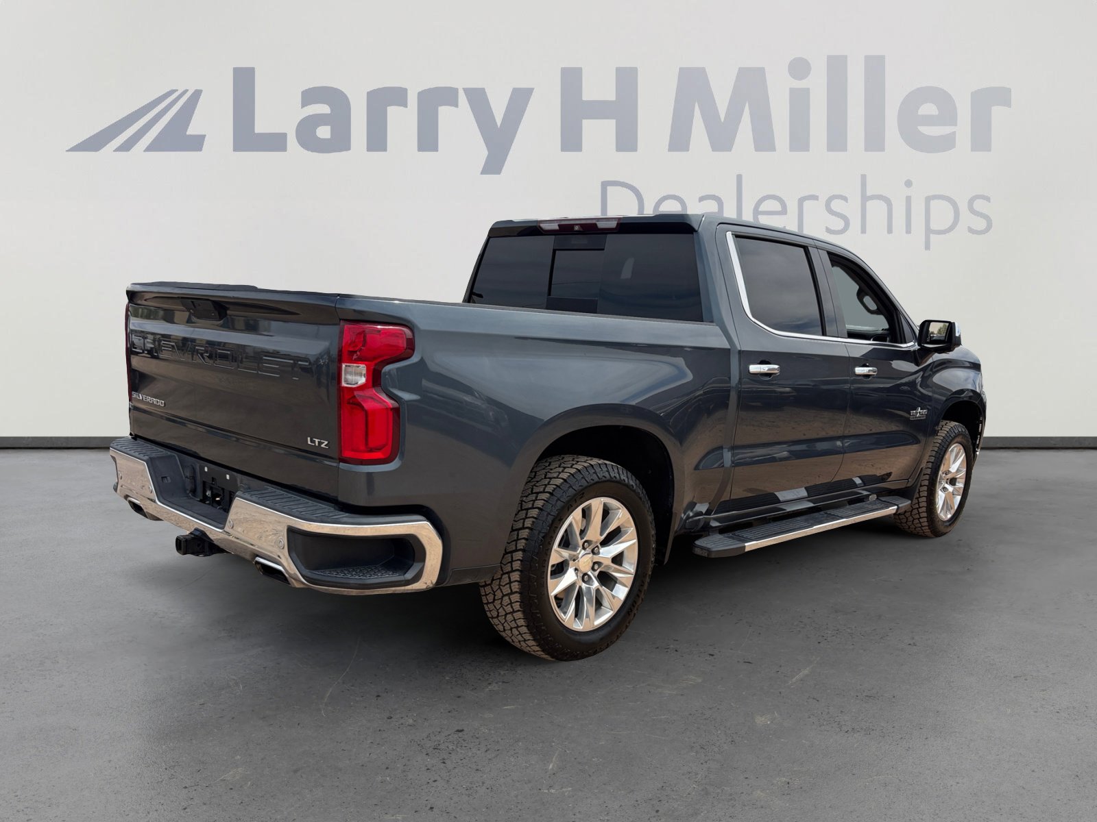 Used 2019 Chevrolet Silverado 1500 LTZ w/ LTZ Texas Edition AWD/4WD image 5