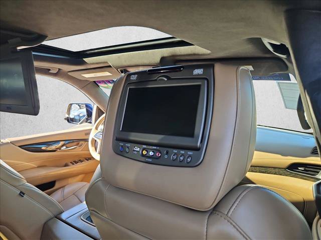 Used 2019 Cadillac Escalade ESV Platinum AWD/4WD image 24