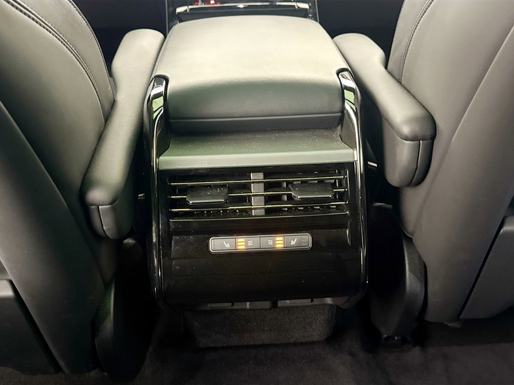 Used 2025 Land Rover Range Rover Sport SE image 25
