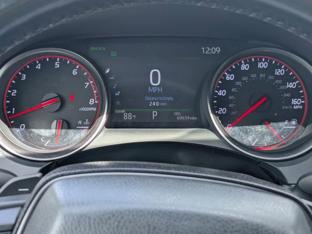 Used 2023 Toyota Camry XSE FWD image 17