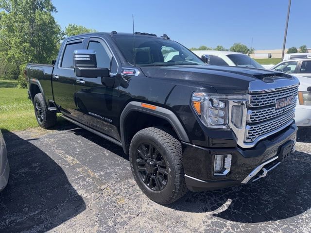 Used 2021 GMC Sierra 2500 Denali w/ Denali Black Diamond Edition AWD/4WD image 2