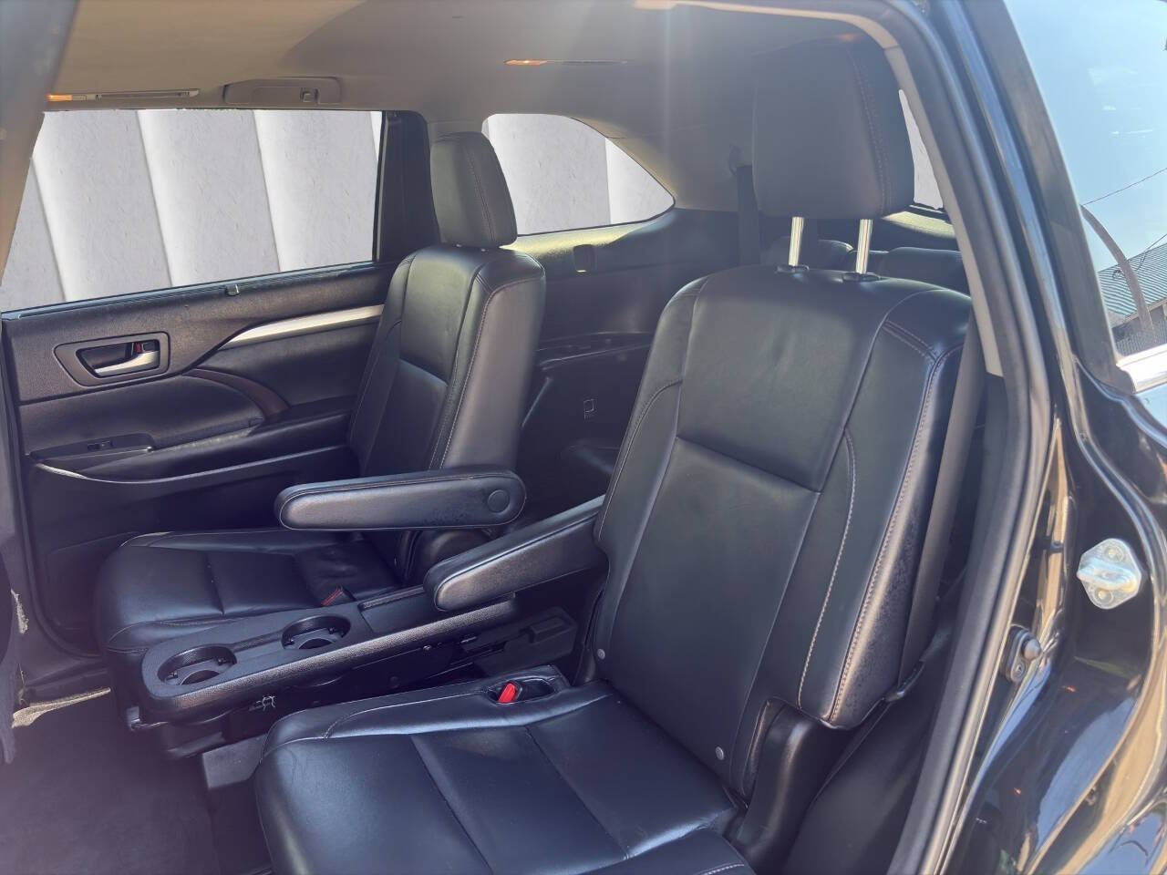 Used 2015 Toyota Highlander XLE AWD/4WD image 18