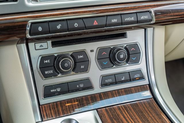 Used 2012 Jaguar XF Portfolio image 29