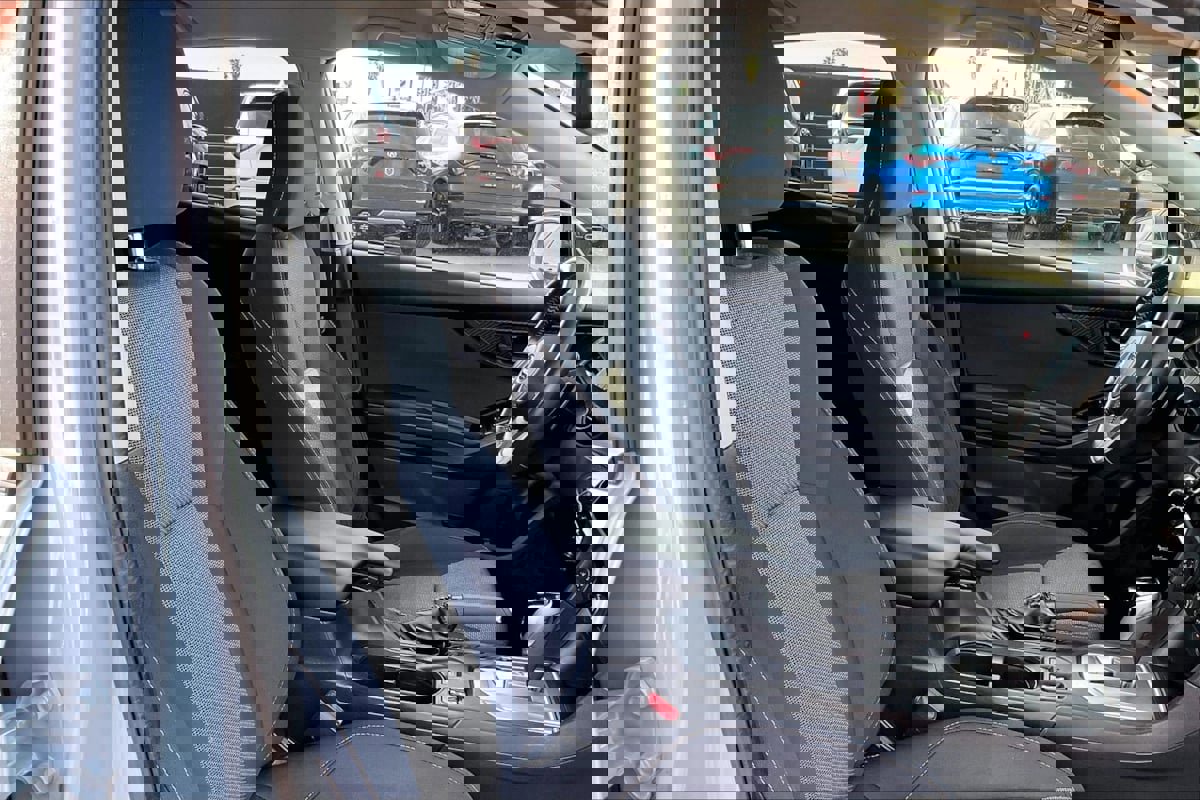 Used 2018 Subaru Crosstrek 2.0i Premium w/ Eyesight System image 7