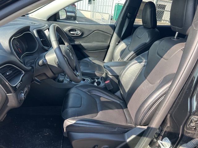 Used 2023 Jeep Cherokee Altitude Lux image 11