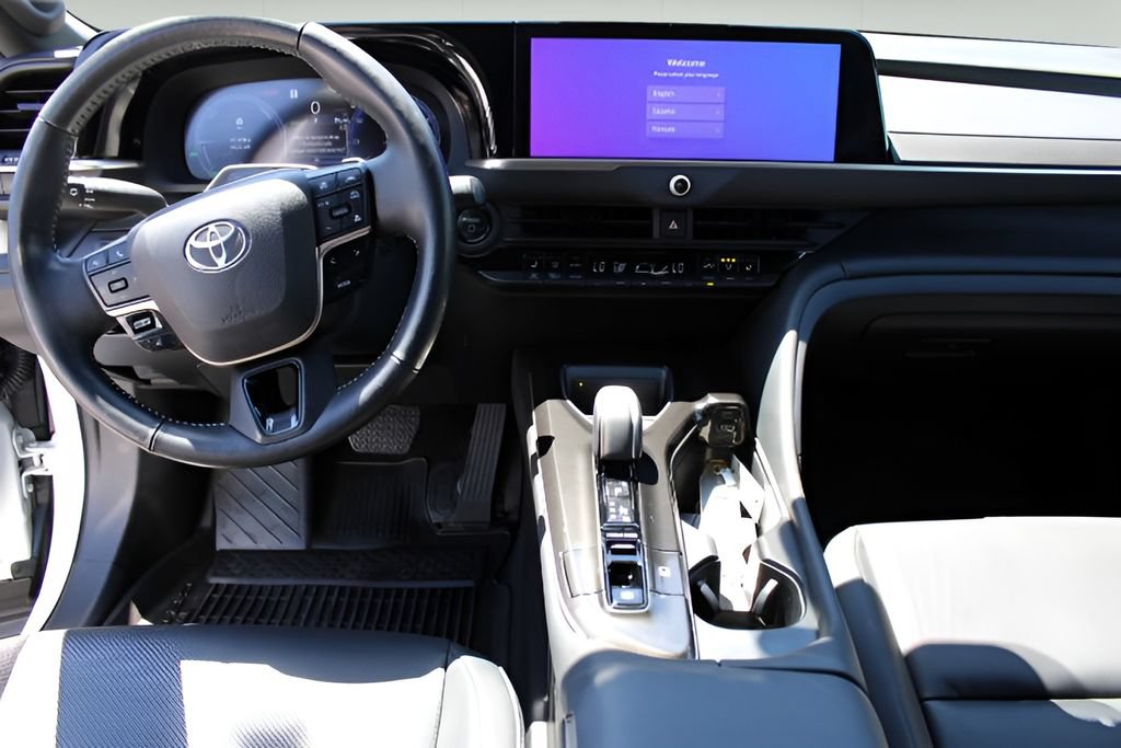 Used 2024 Toyota Crown Platinum AWD/4WD image 10