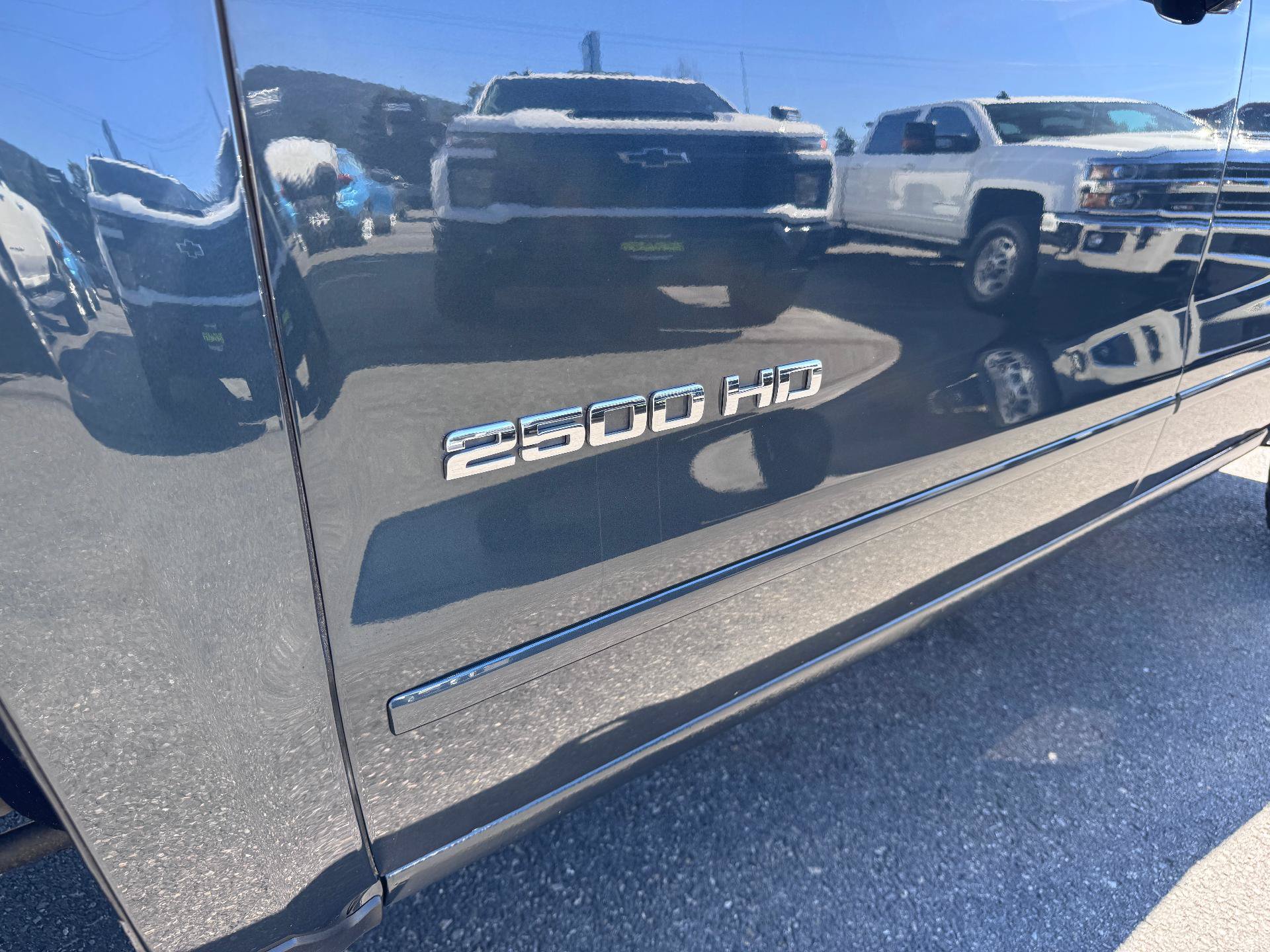 Used 2017 Chevrolet Silverado 2500 LT w/ LT Convenience Package AWD/4WD image 39