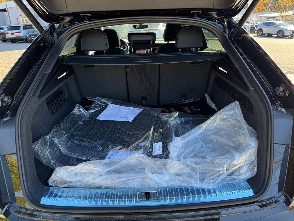 New 2026 Audi Q8 Premium image 11