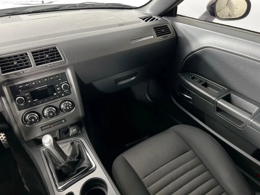 Used 2013 Dodge Challenger R/T image 21