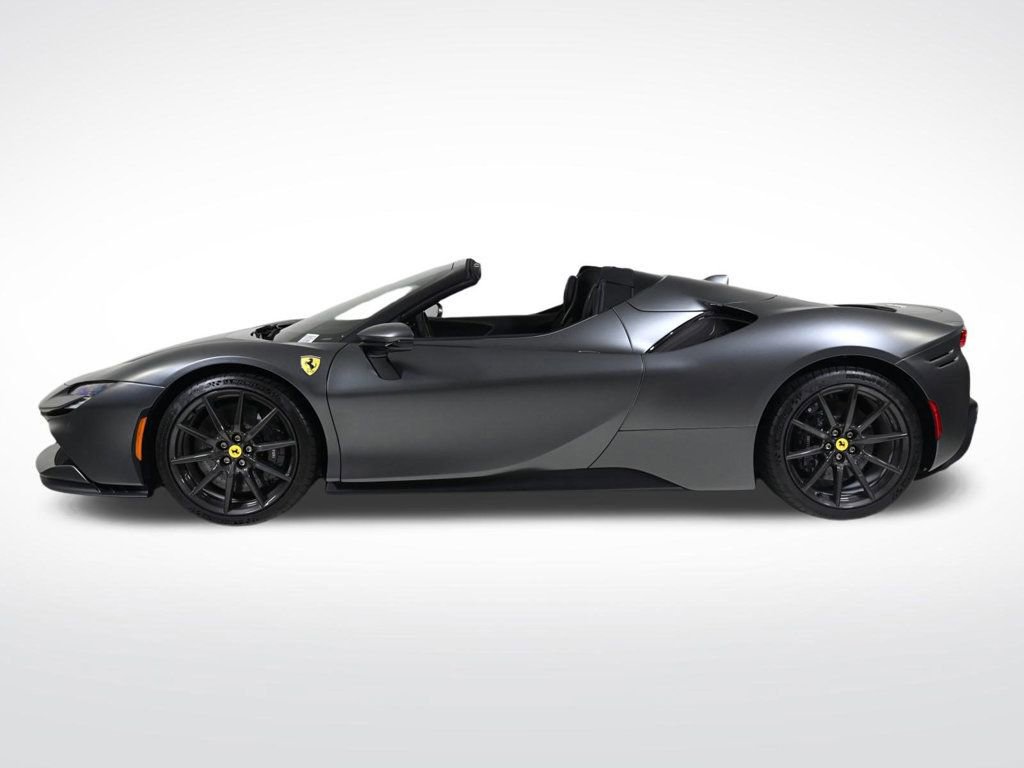 Used 2024 Ferrari SF90 Spider image 7