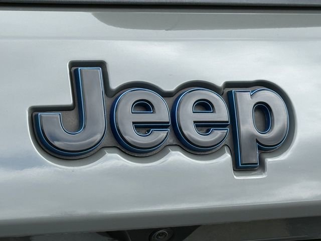 Used 2020 Jeep Grand Cherokee Laredo image 8