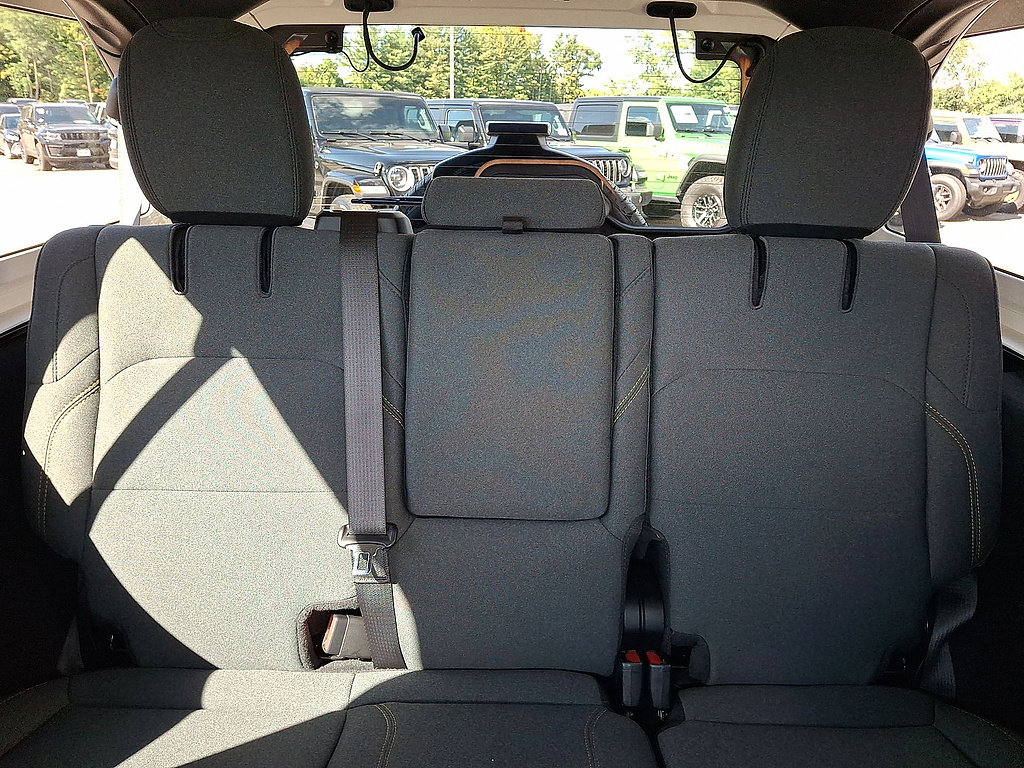 Used 2024 Jeep Wrangler Unlimited w/ Convenience Group AWD/4WD image 13