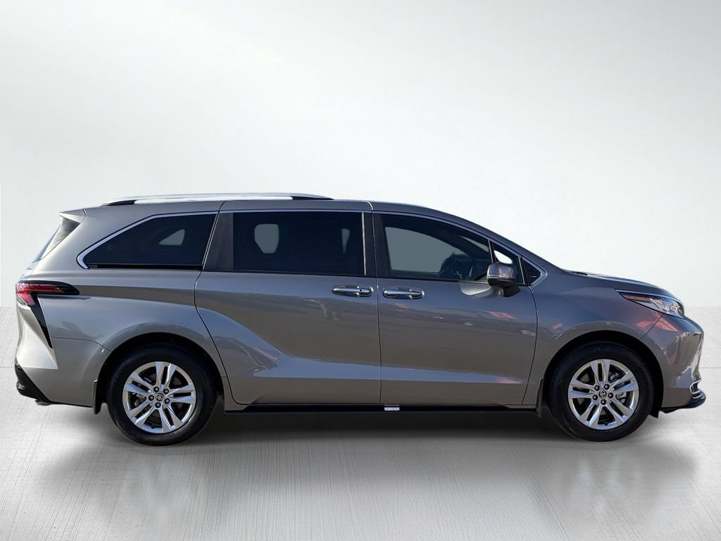 Certified 2026 Toyota Sienna Limited FWD image 10