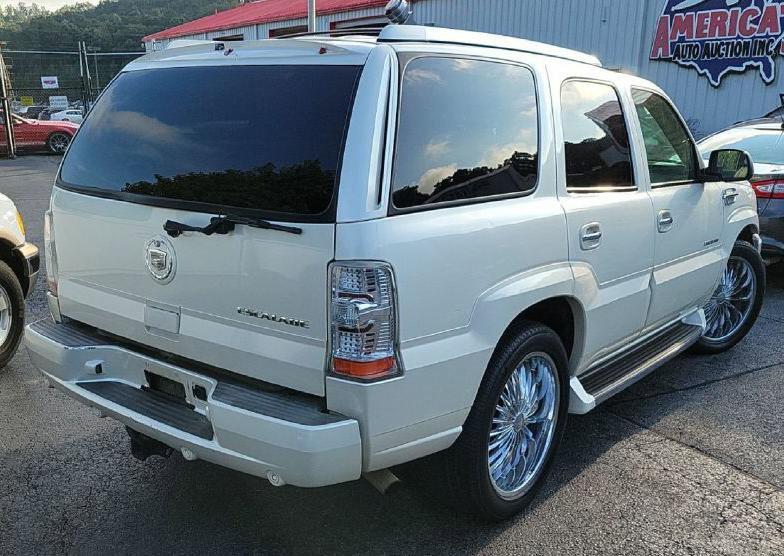 Used 2003 Cadillac Escalade LUXURY image 12
