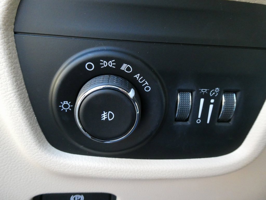 Used 2021 Jeep Grand Cherokee L Limited image 27