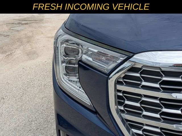 Used 2023 GMC Terrain Denali w/ Denali Premium Package AWD/4WD image 9