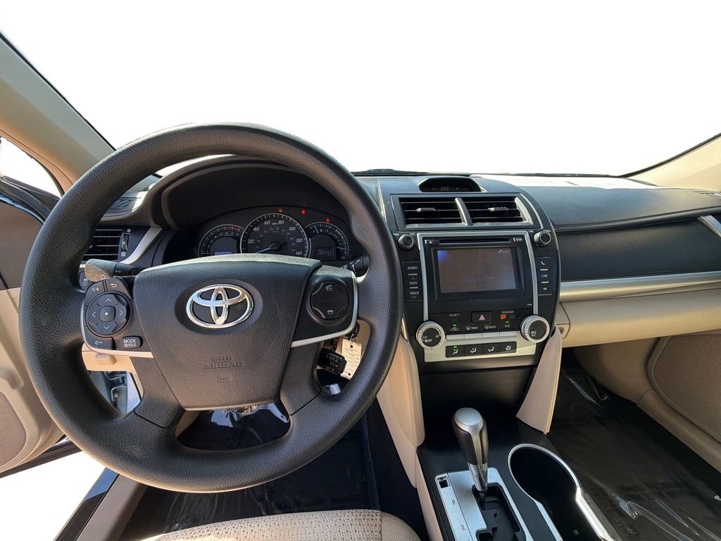 Used 2013 Toyota Camry LE image 21